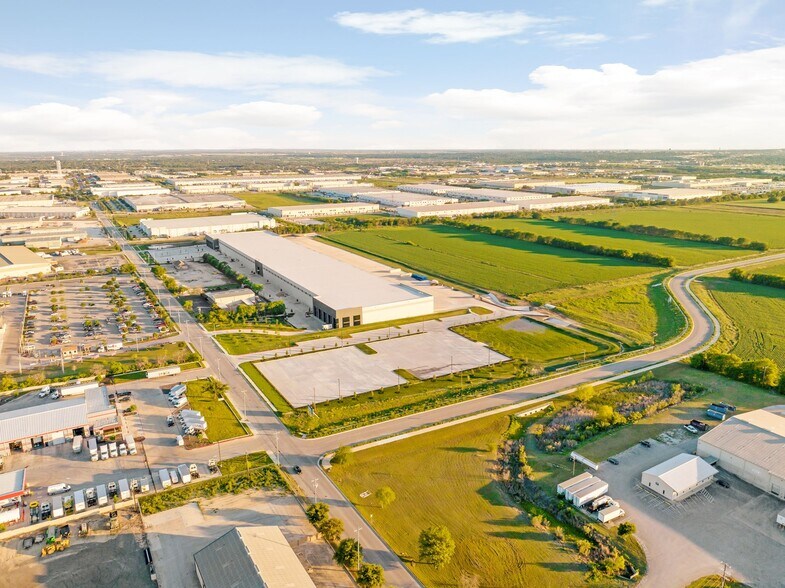 More Photos Of 9870 Doerr Ln, Schertz Manufacturing For Lease