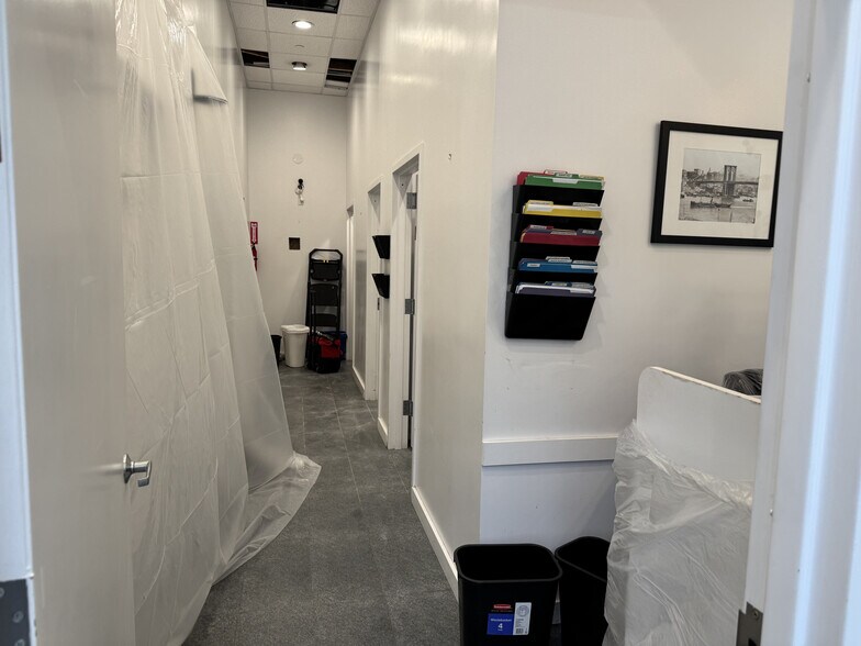 More Photos Of 321 Starr St, Brooklyn Storefront For Lease