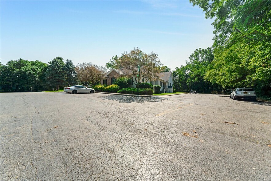 More Photos Of 55 Sullys Trl, Pittsford Office For Lease