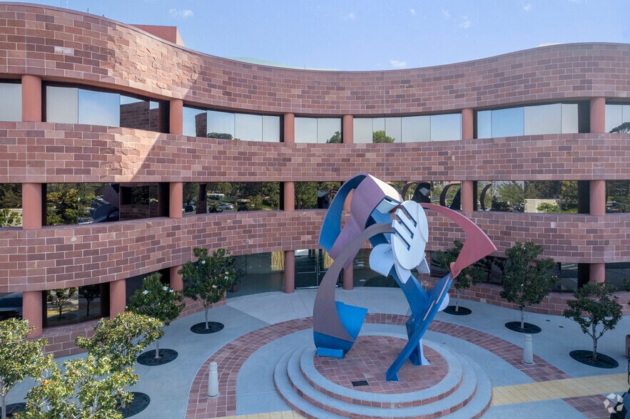 More Photos Of 11440 W Bernardo Ct, San Diego Coworking Space