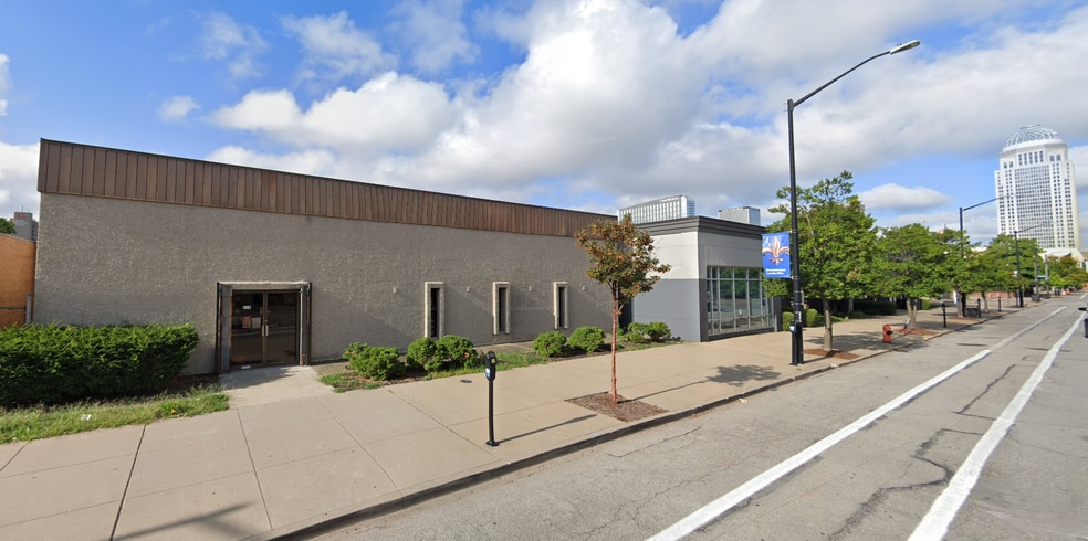 Primary Photo Of 208 E Market St, Louisville Freestanding For Lease