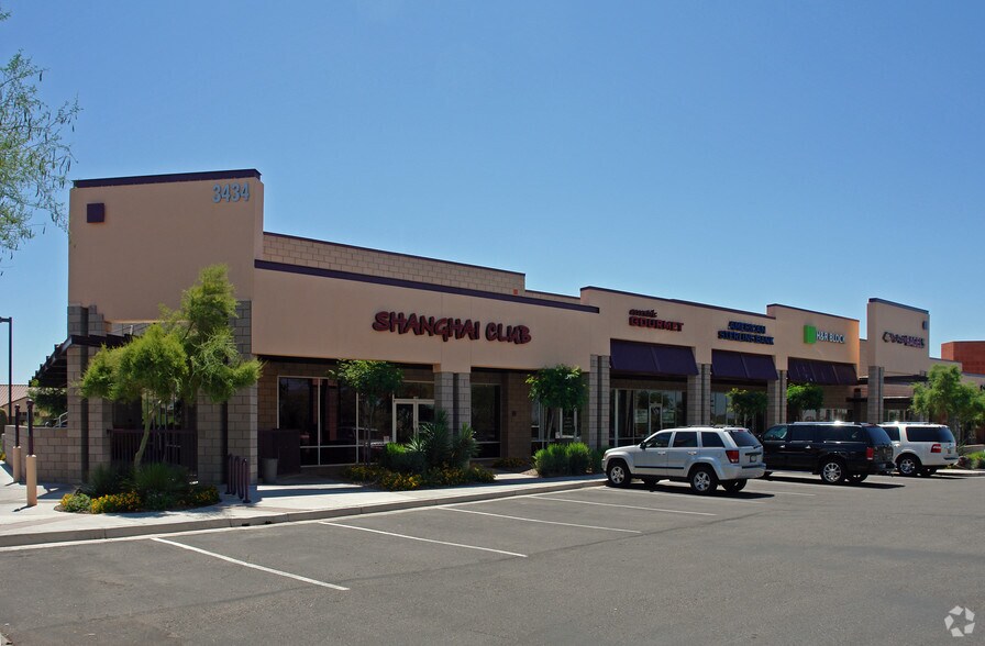 More Photos Of 3428-3438 W Anthem Way, Anthem General Retail For Lease