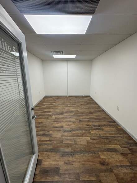 More Photos Of 556 Main St, Stroudsburg Office Residential For Lease