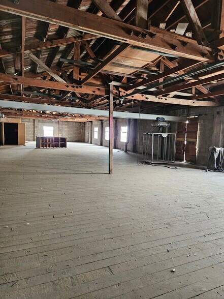 More Photos Of 1326 9th St, Modesto Storefront For Sale