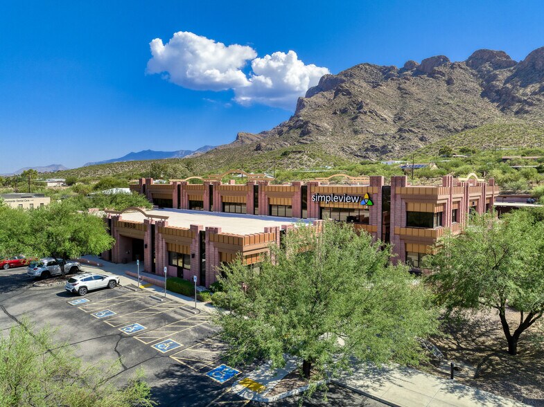 More Photos Of 8950 N Oracle Rd, Oro Valley Office For Lease