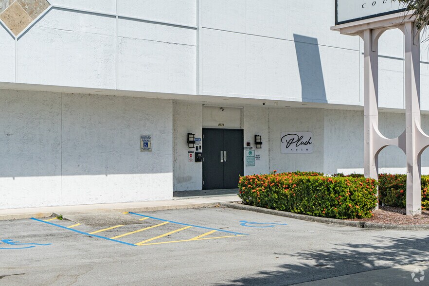 More Photos Of 4711 N State Road 7, Tamarac Showroom For Sale