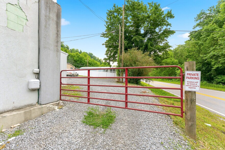 More Photos Of 622 Blue Horizon Dr, Morgantown Auto Repair For Sale