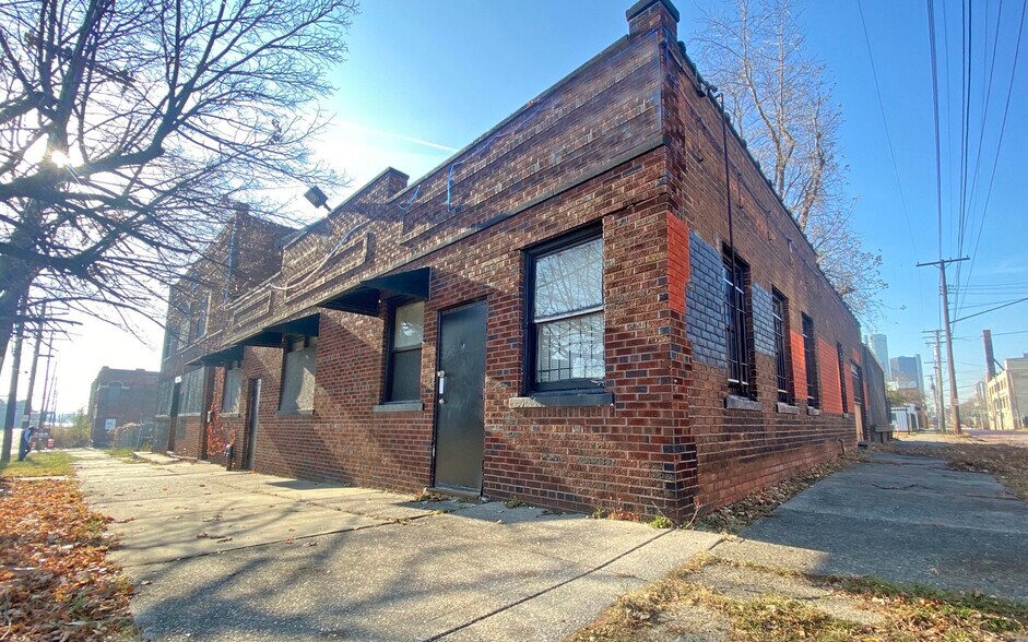 More Photos Of 289 Saint Aubin St, Detroit Freestanding For Sale