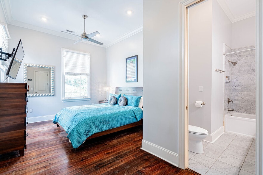 More Photos Of 1201 Baronne St, New Orleans Hotel For Sale