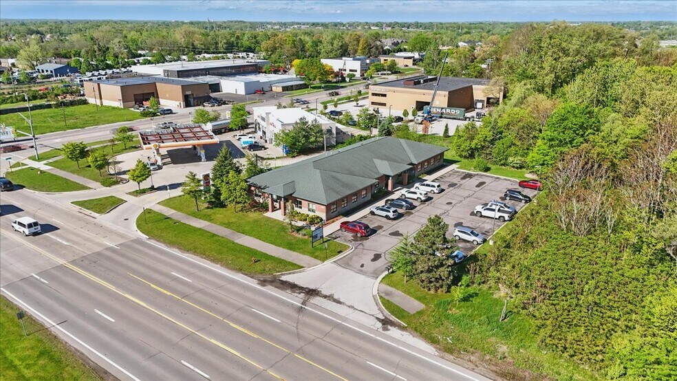 More Photos Of 2545 N Opdyke Rd, Auburn Hills Medical For Sale