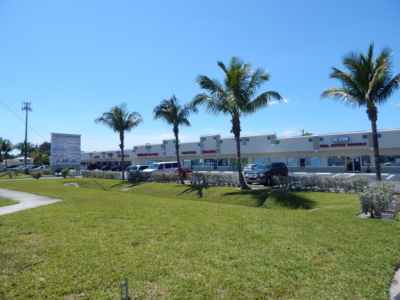 More Photos Of 1520-1712 NW Federal Hwy, Stuart General Retail For Lease