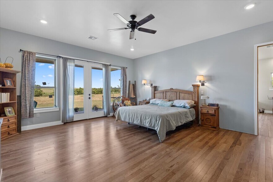 More Photos Of 16508 N Fm 973 Rd, Manor Specialty For Sale