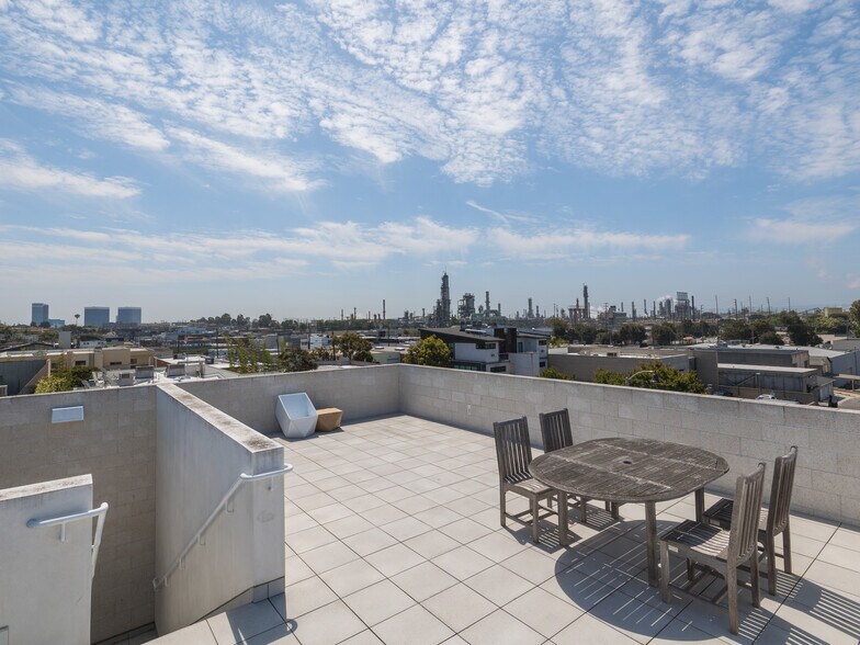 More Photos Of 208 Main St, El Segundo Loft Creative Space For Sale