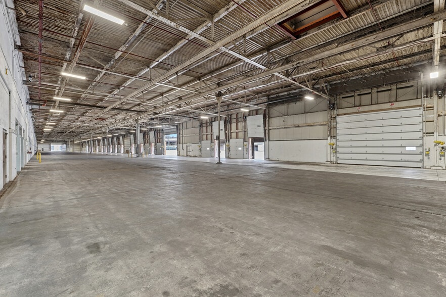 More Photos Of 2800 Eastern Blvd, Middle River Distribution For Lease
