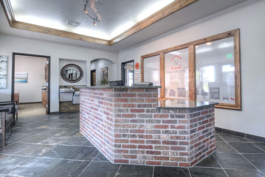 More Photos Of 971 E Winding Creek Dr, Eagle Office For Lease