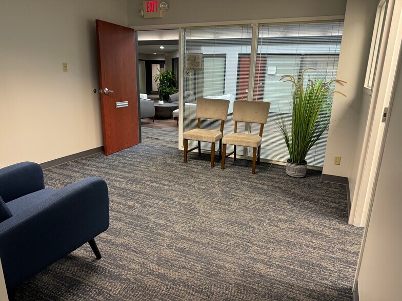 More Photos Of 301 Sovereign Ct, Manchester Medical For Sale