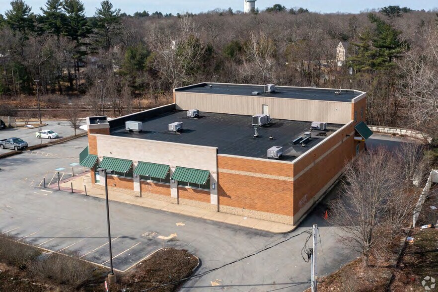 More Photos Of 277 Main St, Wilmington Drugstore For Lease