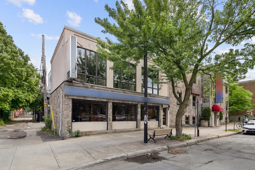 Primary Photo Of 150 Rue Jarry E, Montréal Storefront Retail Office For Lease