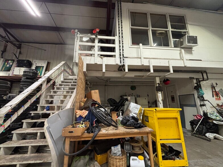 More Photos Of 11 Gifford St, Pittsfield Warehouse For Sale