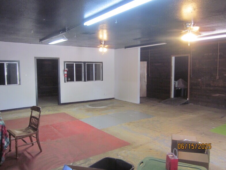 More Photos Of 300 F NE, Childress Warehouse For Sale