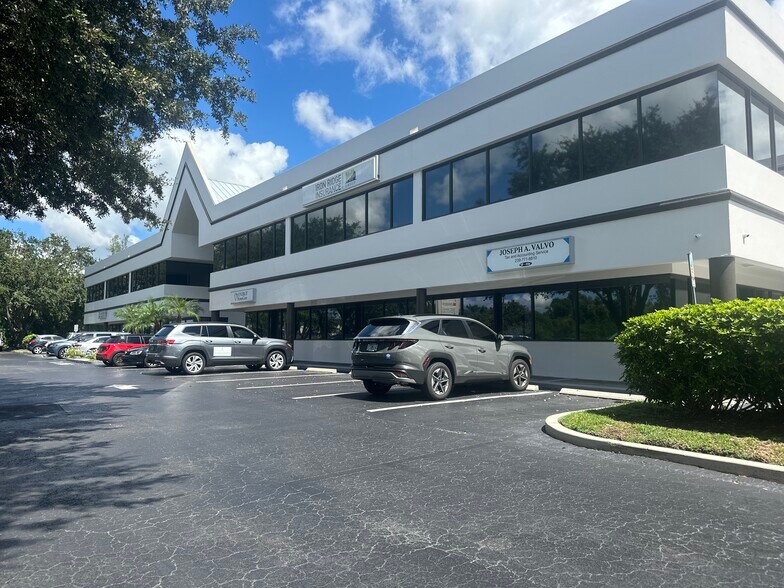 Primary Photo Of 17595 S Tamiami Trl, Fort Myers Medical For Lease