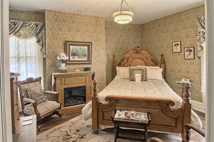 More Photos Of 230 Wellington St, Traverse City Hospitality For Sale