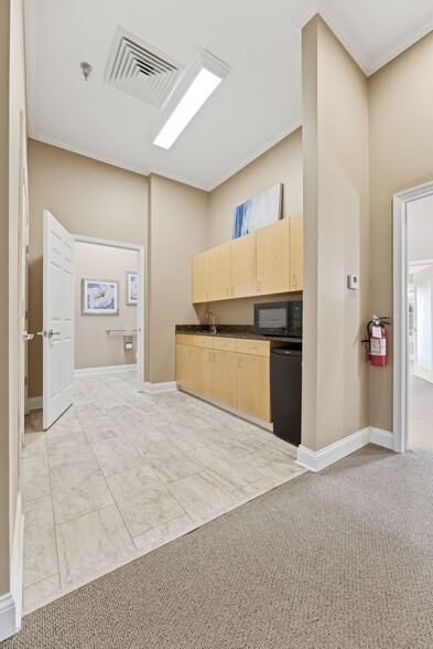 More Photos Of 311 S Royal Oaks Blvd, Franklin Medical For Sale