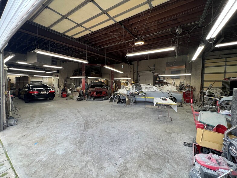 More Photos Of 3605 Woodland Ave, Baltimore Industrial For Sale