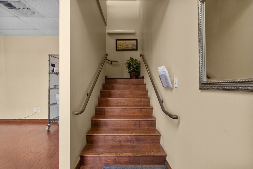 More Photos Of 28041 Smyth Dr, Valencia Light Manufacturing For Lease