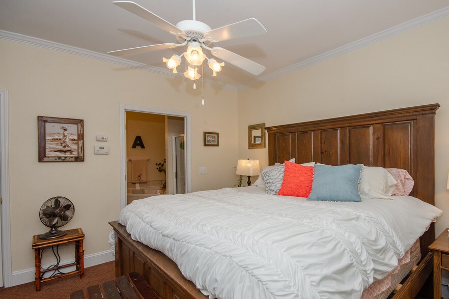 More Photos Of 892 Edelweiss Strasse, Helen Hotel For Sale