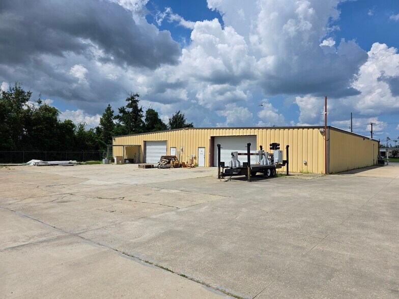 More Photos Of 6530 E Highway 22, Panama City Industrial For Lease