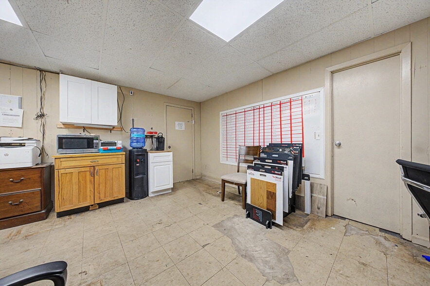 More Photos Of 23 Malcolm St, Morristown Industrial For Sale