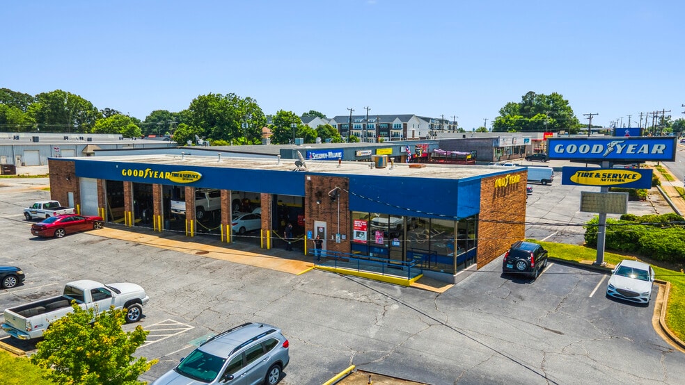 More Photos Of 408 N Main St, Mauldin Auto Repair For Sale