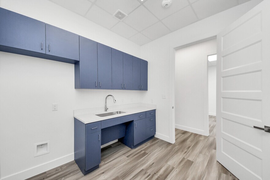 More Photos Of 4807 Sugar Grove Blvd, Stafford Medical For Lease