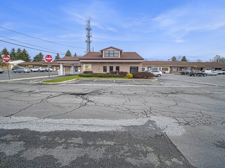 More Photos Of 180 Scotch Rd, Ewing Bank For Lease