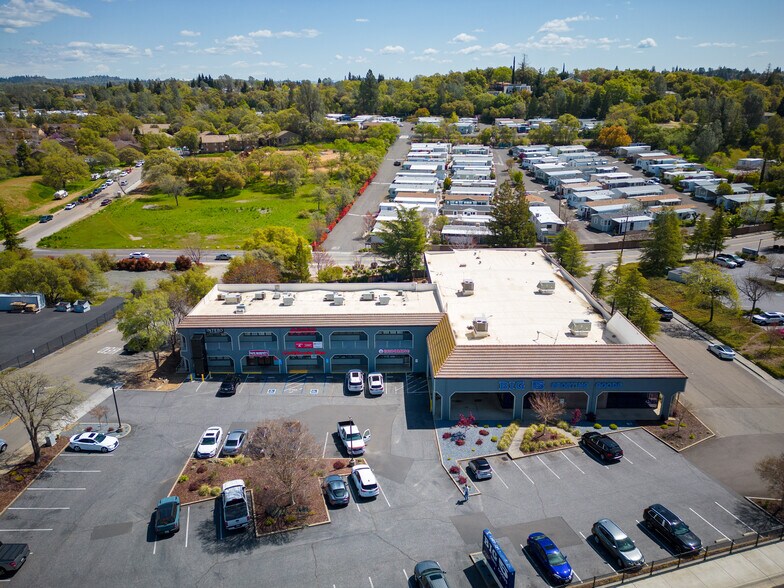 More Photos Of 2560-2576 Grass Valley Hwy, Auburn Storefront For Sale