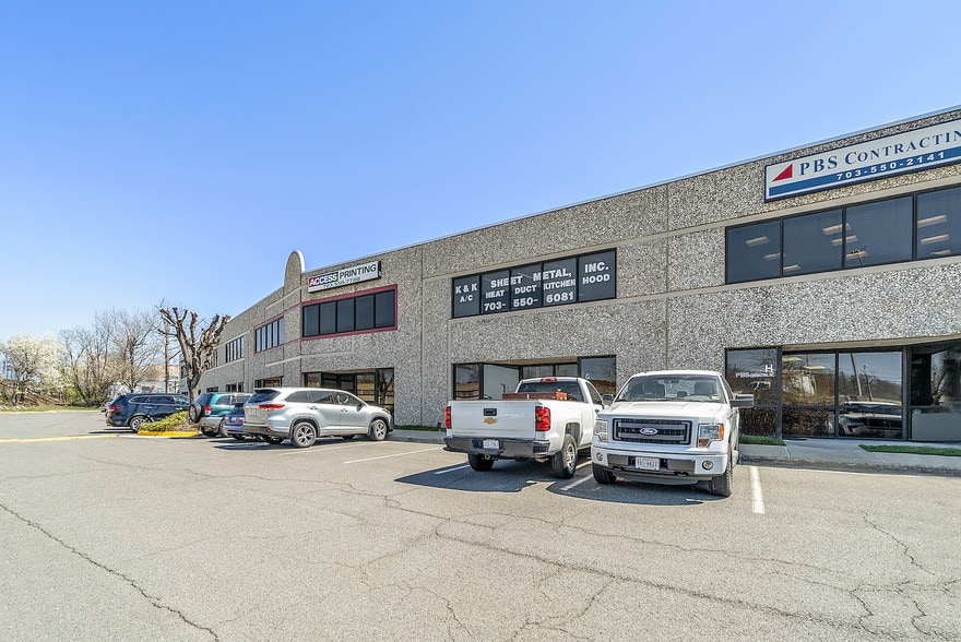 More Photos Of 8390 Terminal Rd, Lorton Flex For Sale