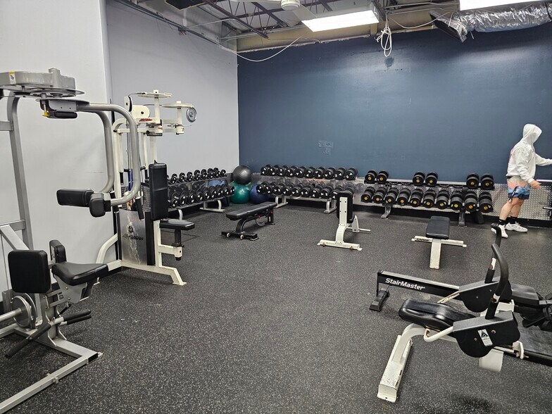 More Photos Of 140 Eglin Pky SE, Fort Walton Beach Health Club For Sale