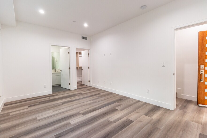 More Photos Of 2150-2154 S West View St, Los Angeles Apartments For Sale