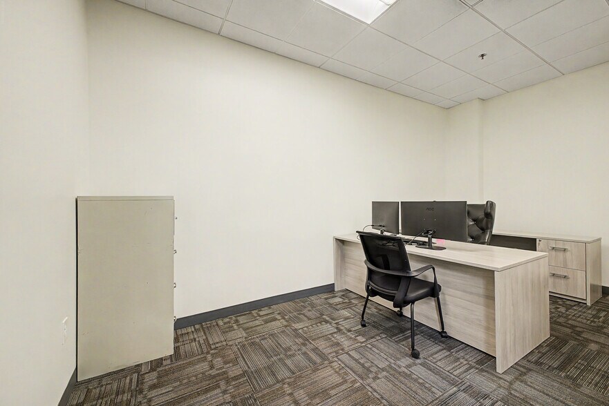 More Photos Of 230 N 48th Ave, Phoenix Manufacturing For Lease