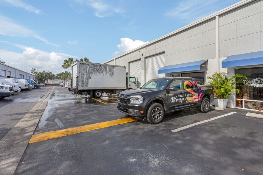 More Photos Of 4110 Enterprise Ave, Naples Unknown For Lease