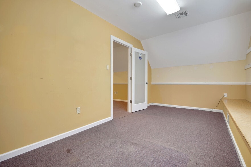 More Photos Of 426 Herbertsville Rd, Brick Office Residential For Sale