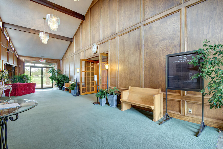 More Photos Of 2833 W Main St, Jenks Religious Facility For Sale