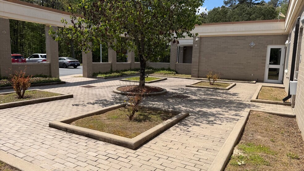 More Photos Of 7200 S Hazel St, Pine Bluff Medical For Lease
