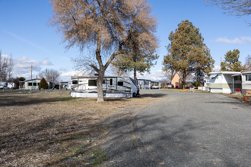 More Photos Of 11800 Tingley Ln, Klamath Falls Manufactured Housing Mobile Home Park For Sale
