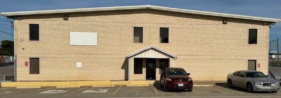 More Photos Of 4410 Pan American Blvd, Laredo Warehouse For Lease