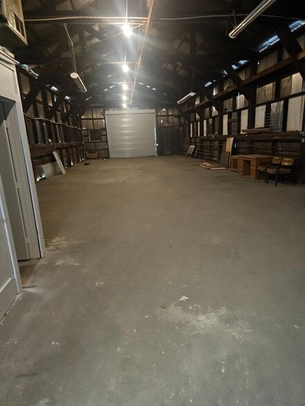 More Photos Of 232 W Napa Ave, Fresno Service For Sale