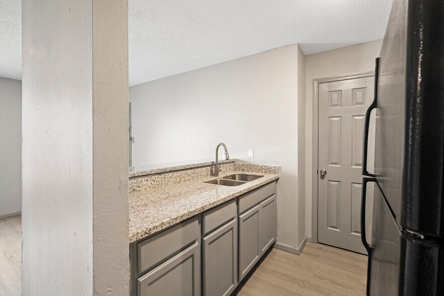 More Photos Of 610 Ferry Rd, Galveston Apartments For Sale