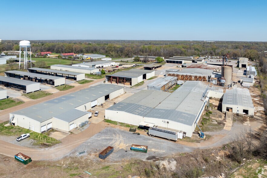 More Photos Of 2200 Cole Rd, Horn Lake Distribution For Sale