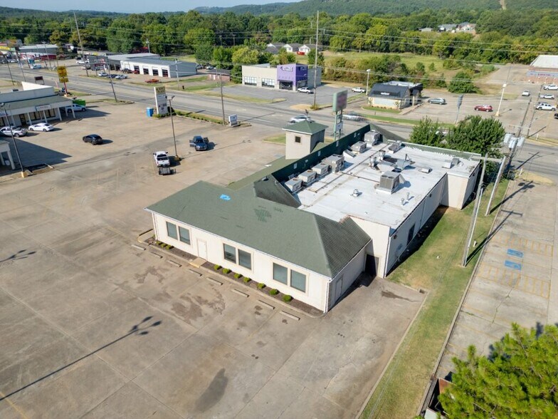 More Photos Of 2103 N Broadway, Poteau General Retail For Sale